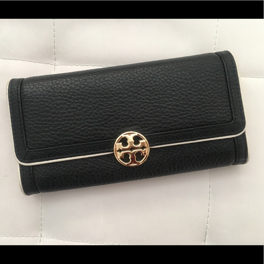 Tory Burch wallet with double snap closure